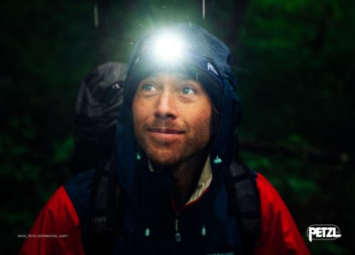 detail PETZL TIKKA CORE E067AA00 2022 čelovka šedá 450lm