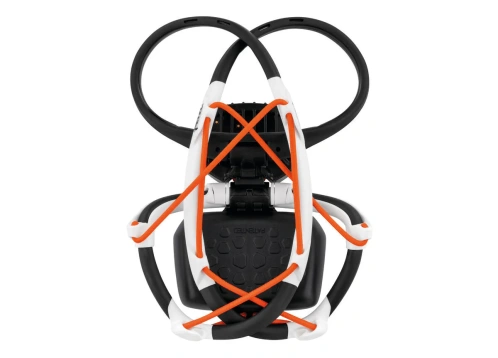 detail PETZL IKO lehká výkonná čelovka s kombinovaným světlem