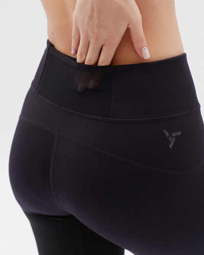 detail SILVINI LUTTANA 3123-WP2246-08082 dámské sportovní kraťasy 3/4 černá