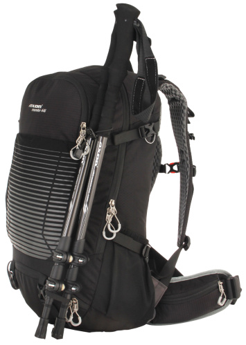 detail AXON MONSTER outdoorový batoh 44l černá