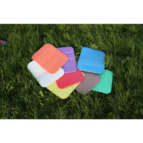 detail VYLEN SIT-IT skládací podsedák 21 tm. oranžová