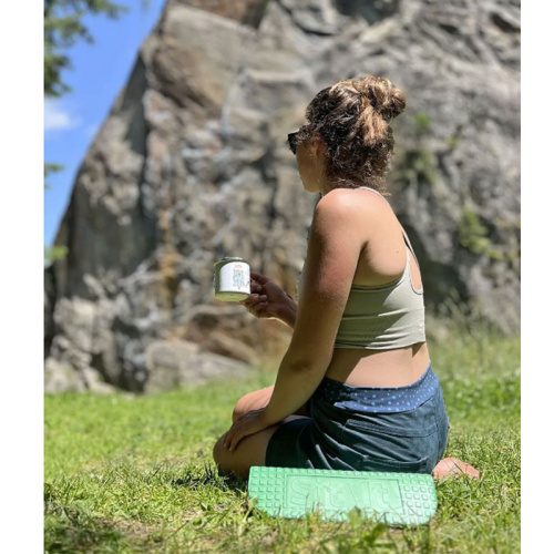 detail VYLEN SIT-IT skládací podsedák 72 krémová