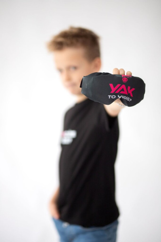 detail YAK obal na lyžařské brýle růžový