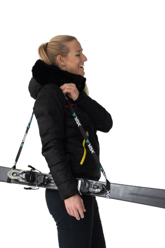 detail YAK popruh na nošení lyží červený