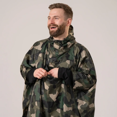 detail MAC IN A SAC poncho sbalitelná nepromokavá pláštěnka green camo