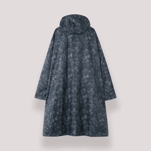 detail MAC IN A SAC festival poncho sbalitelná nepromokavá pláštěnka graphite etch