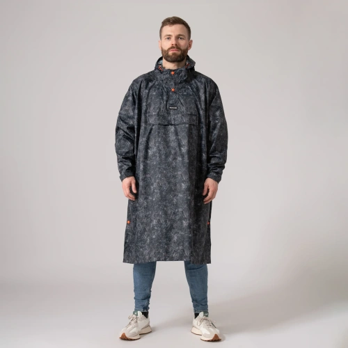 detail MAC IN A SAC festival poncho sbalitelná nepromokavá pláštěnka graphite etch